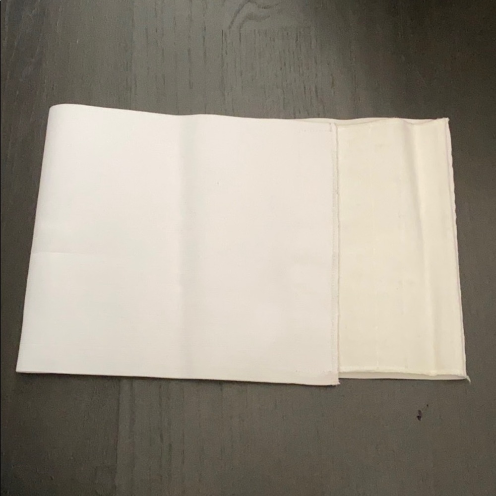 Underworks post delivery maternity belt
